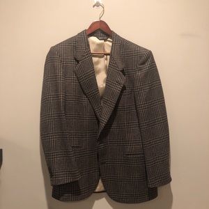 Houndstooth Pierre Cardin Blazer with black button